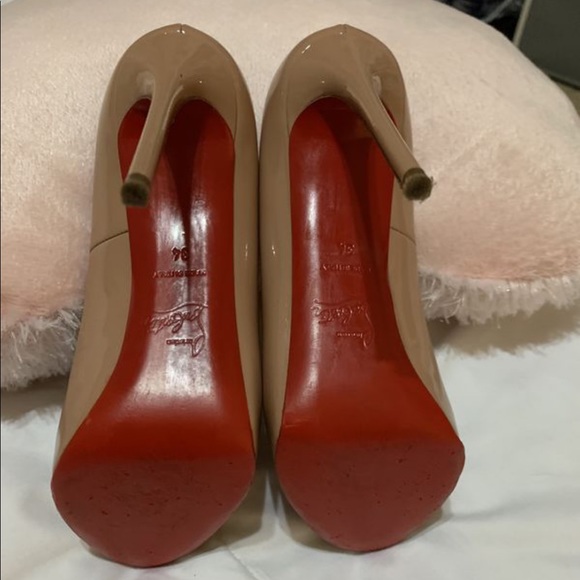 Louboutins nude - Picture 2 of 5